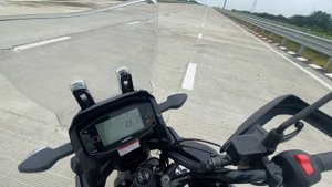 Suzuki V-Strom SX 250 / Ride Review / Top speed test