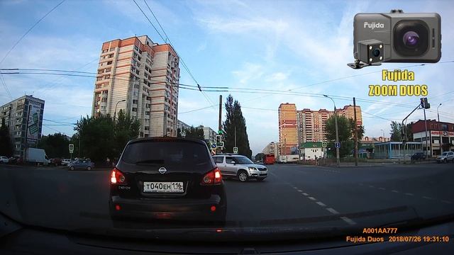 Видеорегистратор Fujida Zoom Duos днем смотреть онлайн