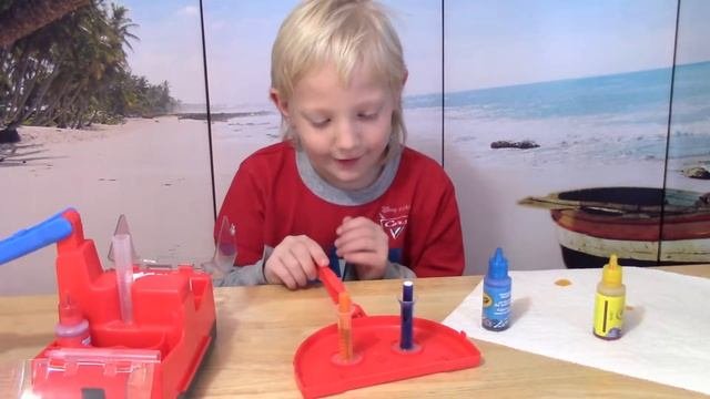 ДЕЛАЕМ ФЛОМАСТЕРЫ КРАЙОЛА РАСПАКОВКА НАБОРА CRAYOLA MARKER MAKER
