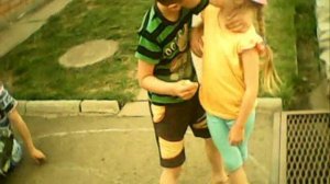 Играли в бутылочку.