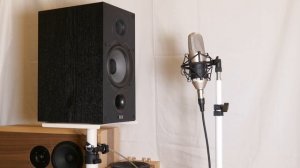 ELAC DEBUT 2.0 B6.2 : Sound Test - Electronic music