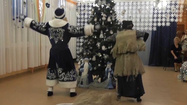 OPPA GANGNAM STYLE танец деда мороза