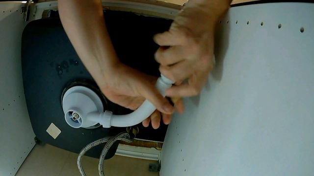 Установка сифона АНИ ГРОТ(A0105 ,A0100.) и горловины WIRQUIN(30717336) на мойку. смотреть онлайн