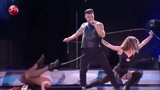 Frio - Ricky Martin Live at Festival Vina del Mar 2014 смотреть онлайн