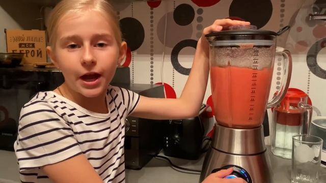 ГОТОВИМ АРБУЗНЫЙ ФРЕШ // СОБАКА КУШАЕТ АРБУЗ смотреть онлайн