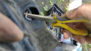 Как поменять лампы габаритов Geely CK