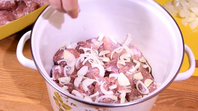ШАШЛЫК. РЕЦЕПТ МАРИНАДА ДЛЯ ШАШЛЫКА ИЗ СВИНИНЫ. МАРИНАД НА КЕФИРЕ.