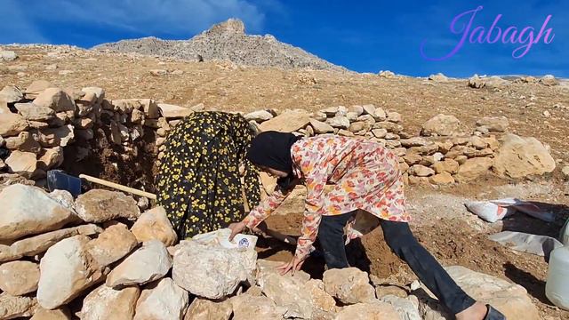 Tahminas skill and construction in building a hut