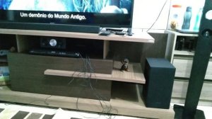 Home Theater Philips HTS5593, com pedestais e Blue Ray 3D.