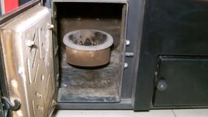 Очистка пеллетного котла Биодом BIODOM с помощью бытового пылесоса и приставки «Циклон»