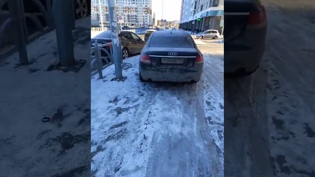 Екатеринбург, Рябинина, 21, 09-50, парковка на тротуаре. смотреть онлайн