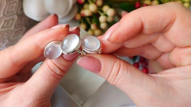 Минималистичный комплект с чистым розовым кварцем, 10,73 гр, 18 р-р, серебро 925, новый смотреть онлайн