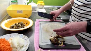 Сочные котлеты . Котлеты в томатном соусе . Котлеты .