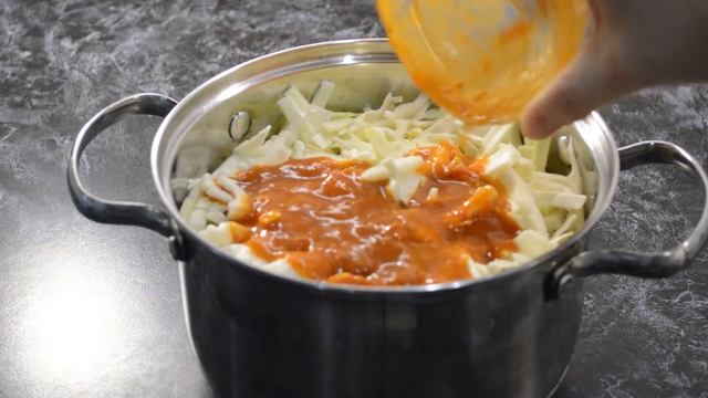 Жареные пирожки с капустой на сковороде на дрожжах