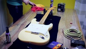 Меняю струны на Fender Stratocaster Yngwie J. Malmsteen 2005 - замена под звук гитары в миксе