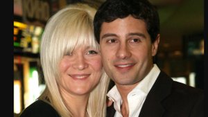 «Варим яйца под крики петухов»: как теперь живут покинувшие Россию Антон и Виктория Макарские