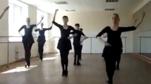 Середина народно сценический веревочка в Венгерском характере учебная комбинация