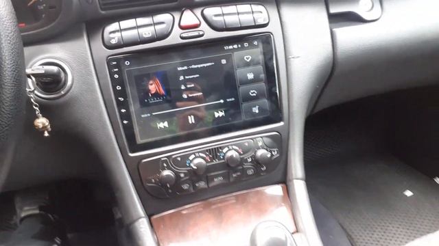 Замена штатной магнитолы Mercedes C class W209 смотреть онлайн