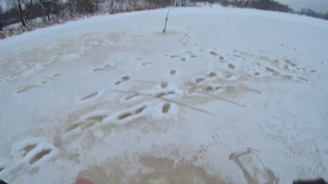 Рыбалка на Жерлицы в Декабре на реке . Подводная съёмка и неожиданный зацеп .