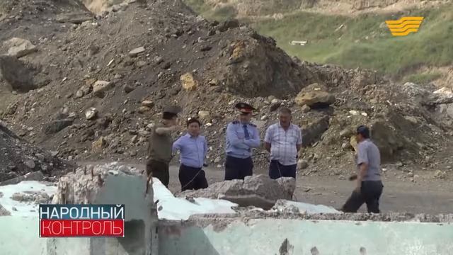 В Шымкенте гигантская труба свинцового завода может в любой момент рухнуть на жилые дома смотреть онлайн