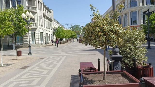 Крым Симферополь ЦЕНТР города . Сколько сейчас людей ВНУТРИ главного города Крыма