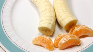 Красивая подача фруктов на праздничный стол