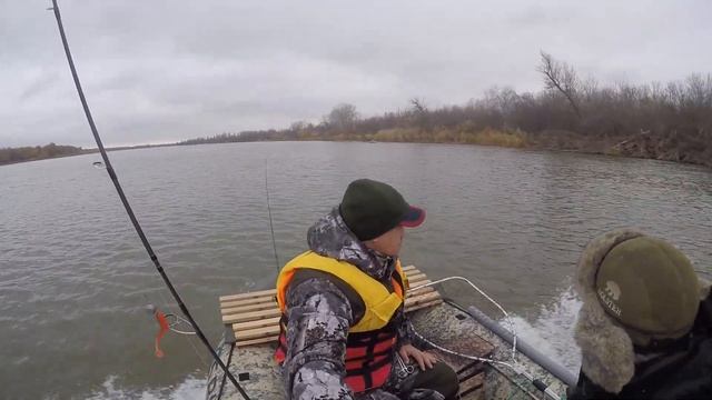 Едем на точку ловить судака. смотреть онлайн