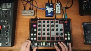 AKAI Rhythm Wolf 2022 🐺 [ Lush chords with a looper pedal ]