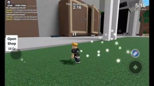 Playing Roblox Hide and Seek on the Redmi Pad