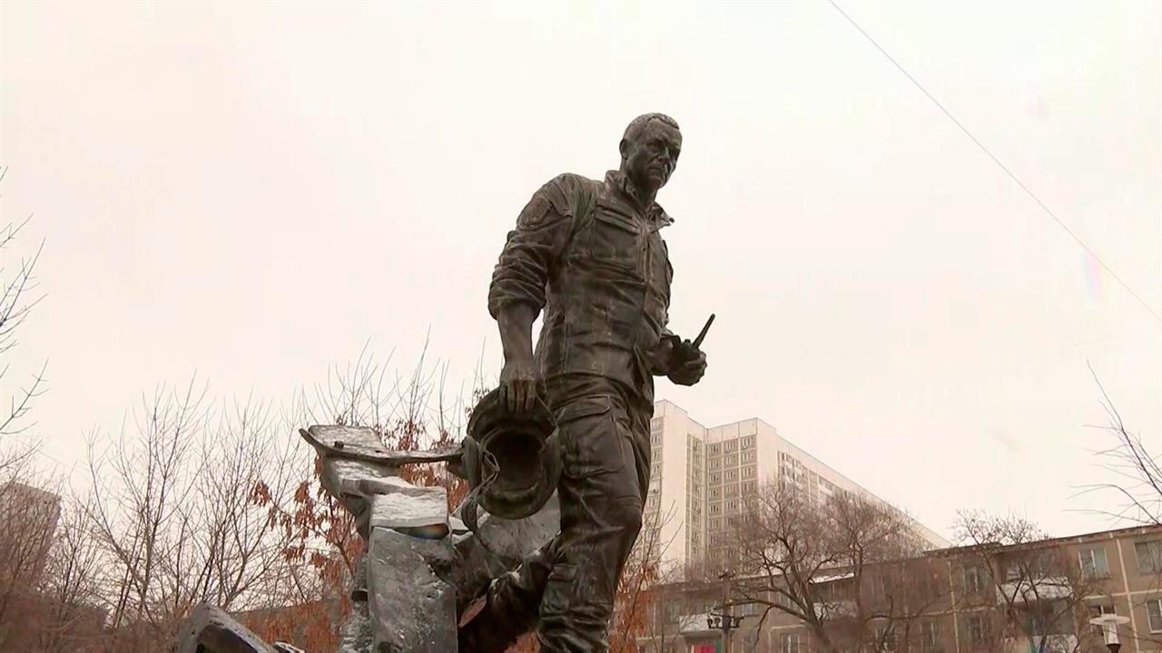 В Москве состоялась церемония открытия памятника Герою России Евгению Зиничеву