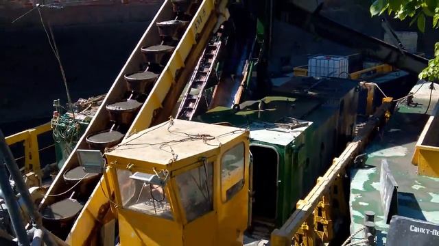 1 Кронштадт, Очистка речного канала Работа мега машины речной МОНСТР 2016г 720 смотреть онлайн