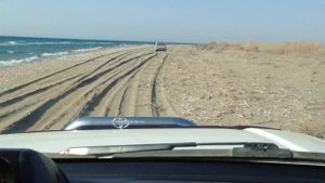 Toyota Hilux vs Prado 90