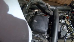 ВОЗДУШНЫЙ ФИЛЬТР. Z750 Kawasaki. Замена фильтра своими руками. Максимально просто и без снятия бака