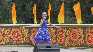 Она поёт, а мужик танцует,  День города Орла, город Орёл, 5 августа 2018 год