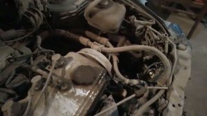 Мицубиси Спейс-Вагон 1995 год. Ролик № 1. "Лобовой удар". Снимаем двигатель Ремонт кузова.