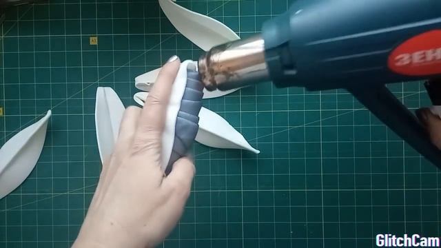 Лилия светильник из изолона. Формировка лепестков и бутона. Часть 1 смотреть онлайн