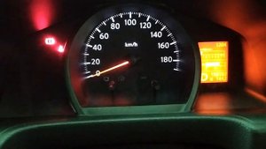НИССАН NV 200 ПРОСАДКА ОБОРОТОВ ДО 550 НА D+ ТОРМОЗ. ЭТО НОРМА?