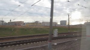 Прибытие в Москву на Рижский вокзал, вид из окна поезда на музей ж/д транспорта