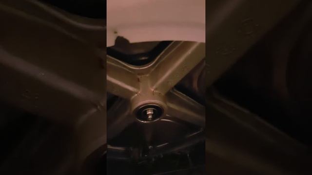 Замена подшипников в стиральной машинке ARISTON. смотреть онлайн