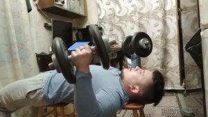 Разводка гантелей лежа.Разбираем как правильно выполнять и определяем ошибки.