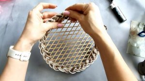 Панно на стену Круглое панно из хозяйственного шнура и шпажек Цветы из атласной ленты\Master diy