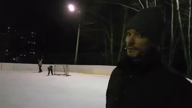 Тренировка на льду, щелчок от синей линии смотреть онлайн