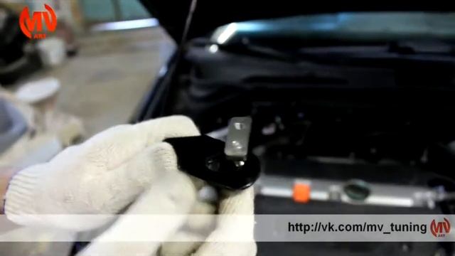 Тюнинг Honda Accord VII. Установка упора капота. смотреть онлайн