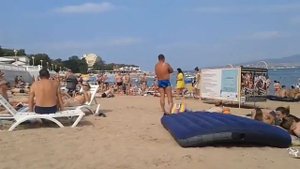 Девушки на пляже (Геленджик)