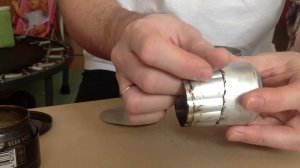 'Капиллярная' спиртовая горелка из пивных банок