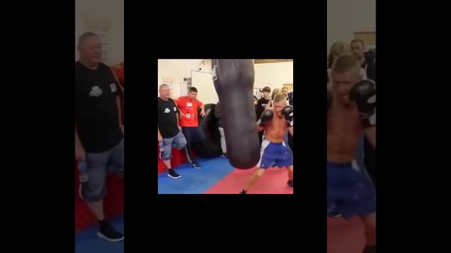 Terry Flanagan Unveils Boxing Flair смотреть онлайн