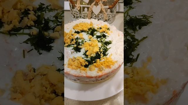 Салат Мимоза, макароны, жареная курочка / С 8 марта!?