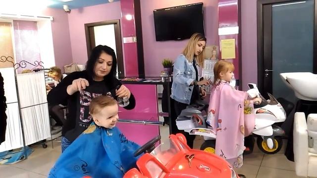 Счастливый поход в парикмахерскую! смотреть онлайн