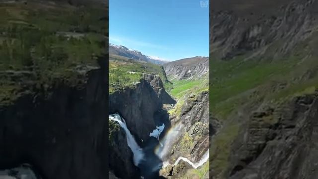 ?? Вёрингсфоссен – один из самых высоких водопадов Норвегии.

Его воды падают вниз с вершины скалы.