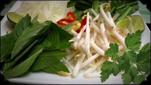 The History of Pho in 10 Facts смотреть онлайн